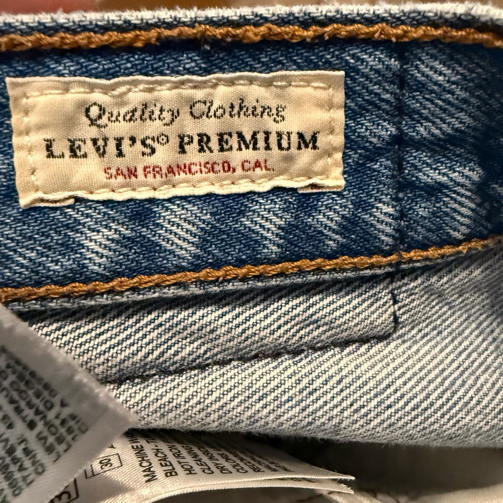 Levi’s Premium 501 High-Rise Denim Shorts PC9-56327-0032 - Picture 5 of 5